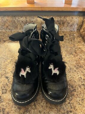 Lelli Kelly Black Patent Kids‎ Lace-Up Boots with Unicorn Charms